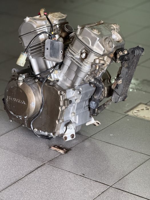 Motor Africa Twin XRV 750 RD04