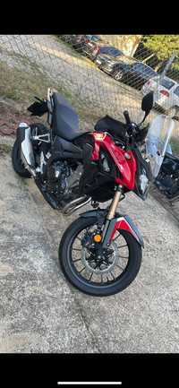 Honda cb500x z 8.2023 z pakietem comfort i stelażem pod kufer central.