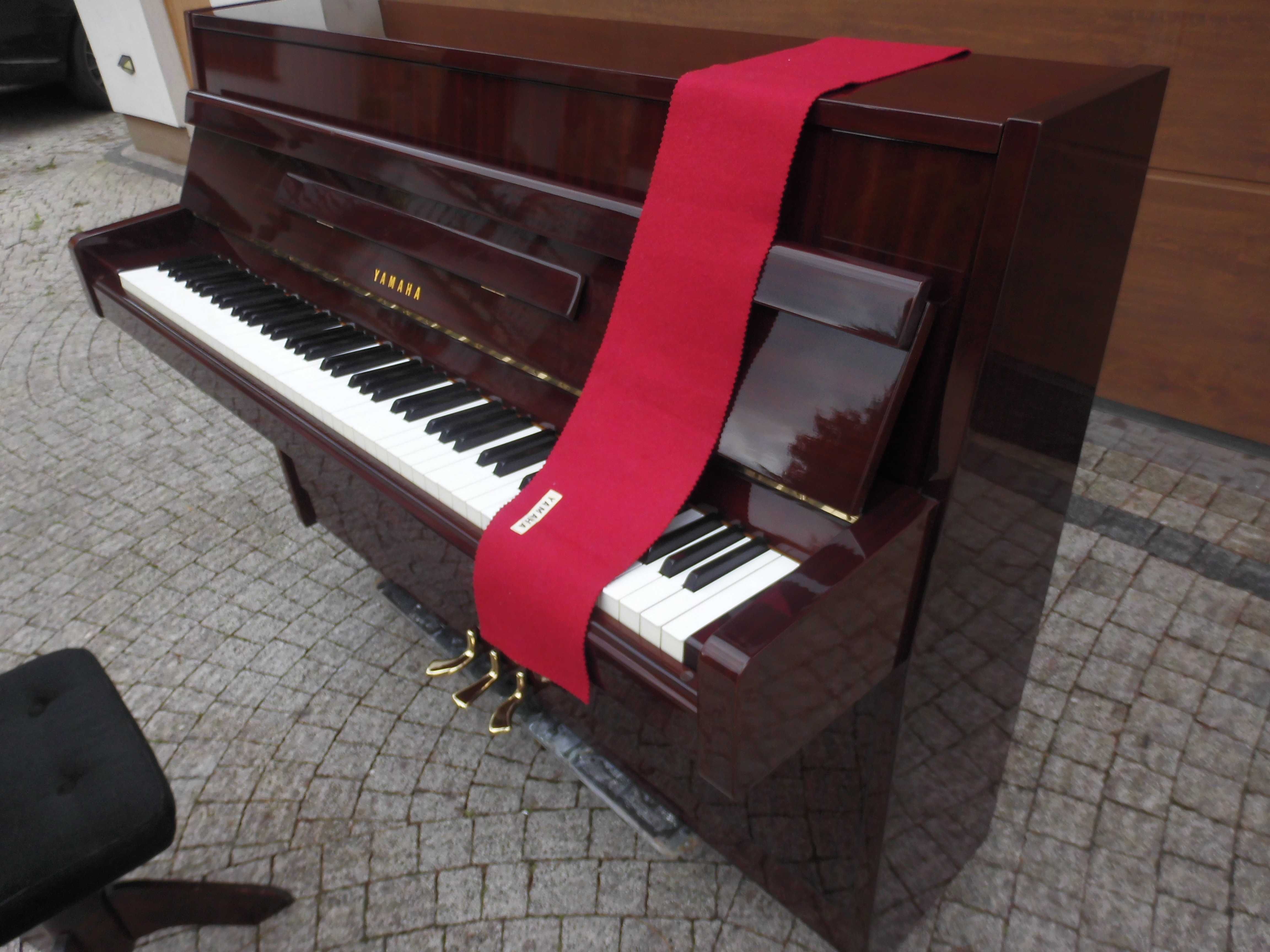 Pianino Yamaha M1 w poliestrze japoński oryginał na gotowo z transport