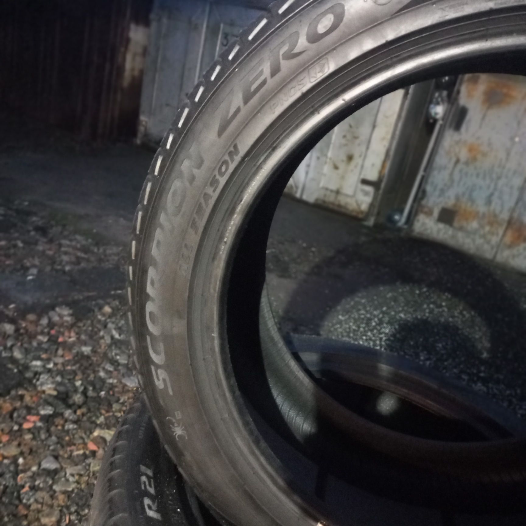Продам шины Рirelli  275/45/R21