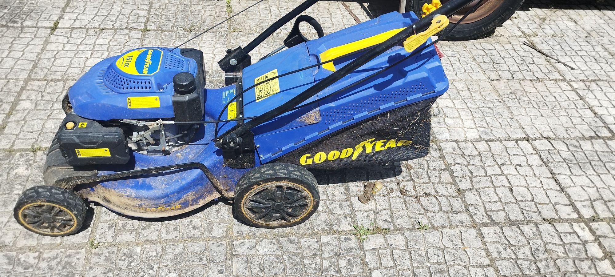 Vendo corta relva Goodyear