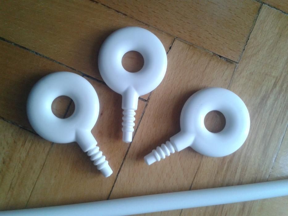 Rurki stalowe z okrągłymi zakończeniami.