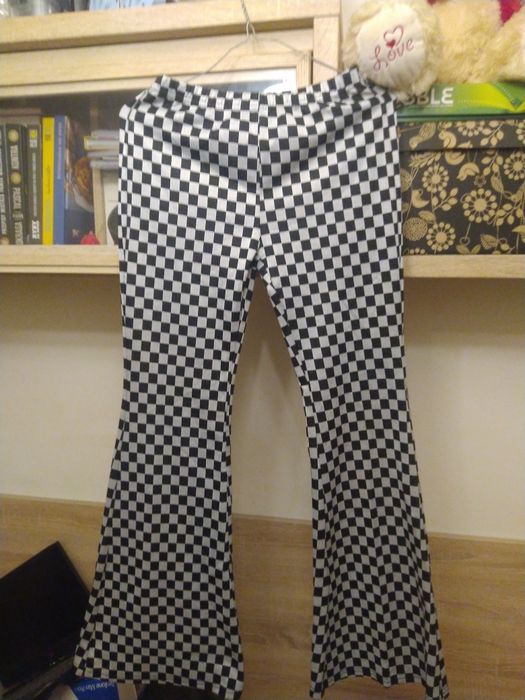 Leginsy w kratę shein