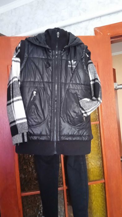 джинси , жилетки