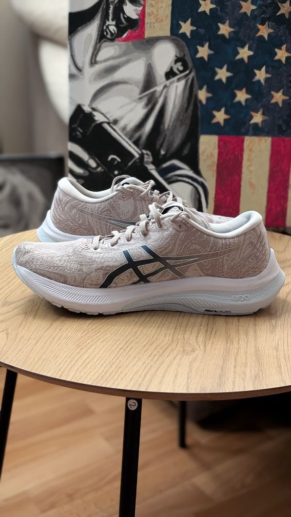 Спортивні,бігові кросівки ASICS 2000 gt 40 розмір оригінал