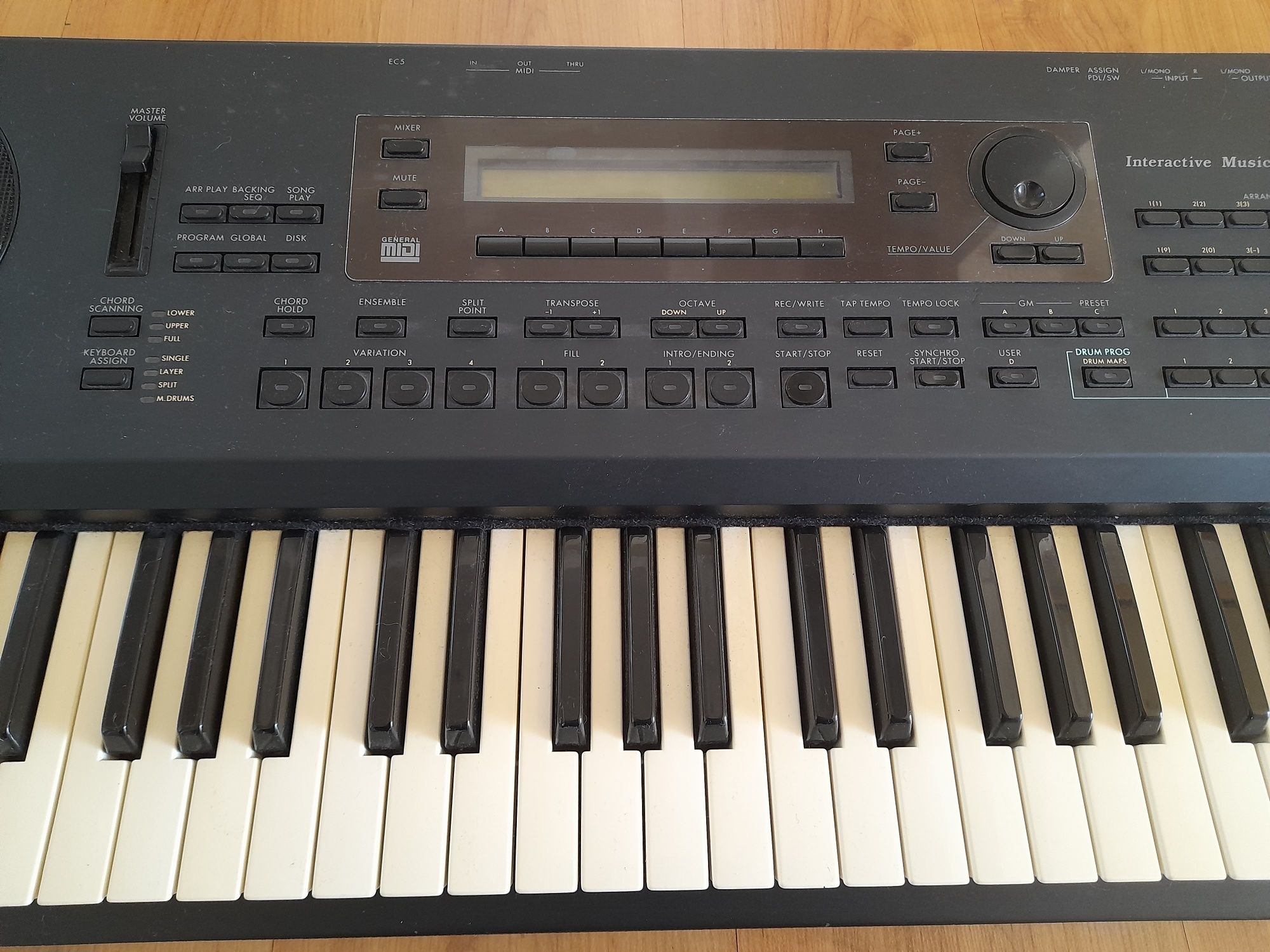 Organy Korg i4s sprawny