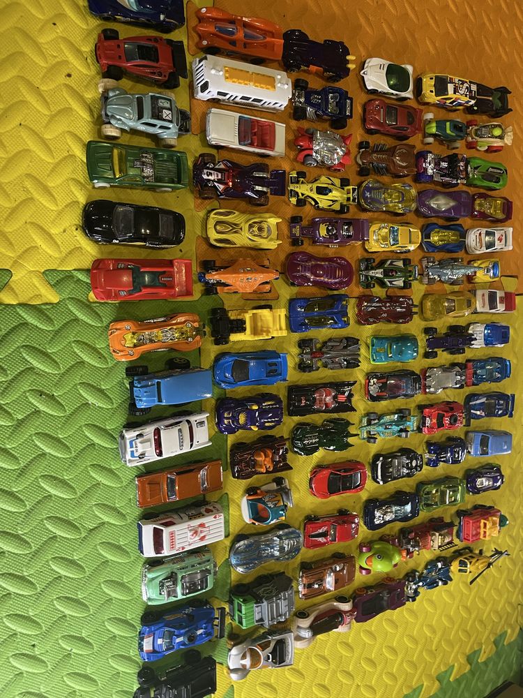 Машинки hot wheels