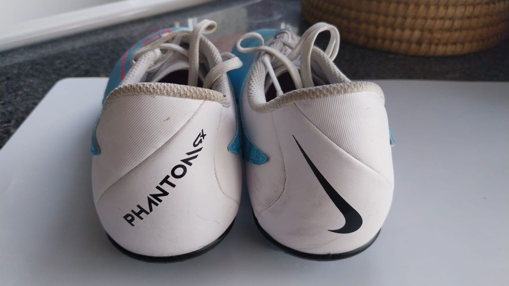 Chuteiras Nike Phantom GX tamanho 38.5