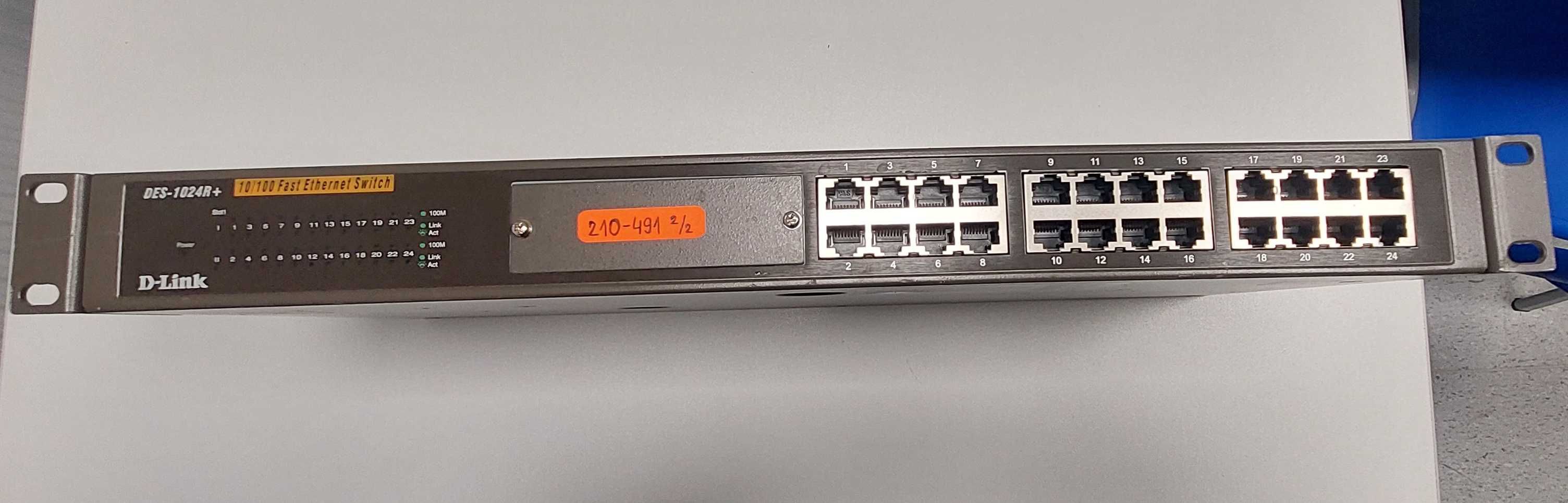 D-Link DES-1024R+ (24x10/100Mbit) Switch 24 porty