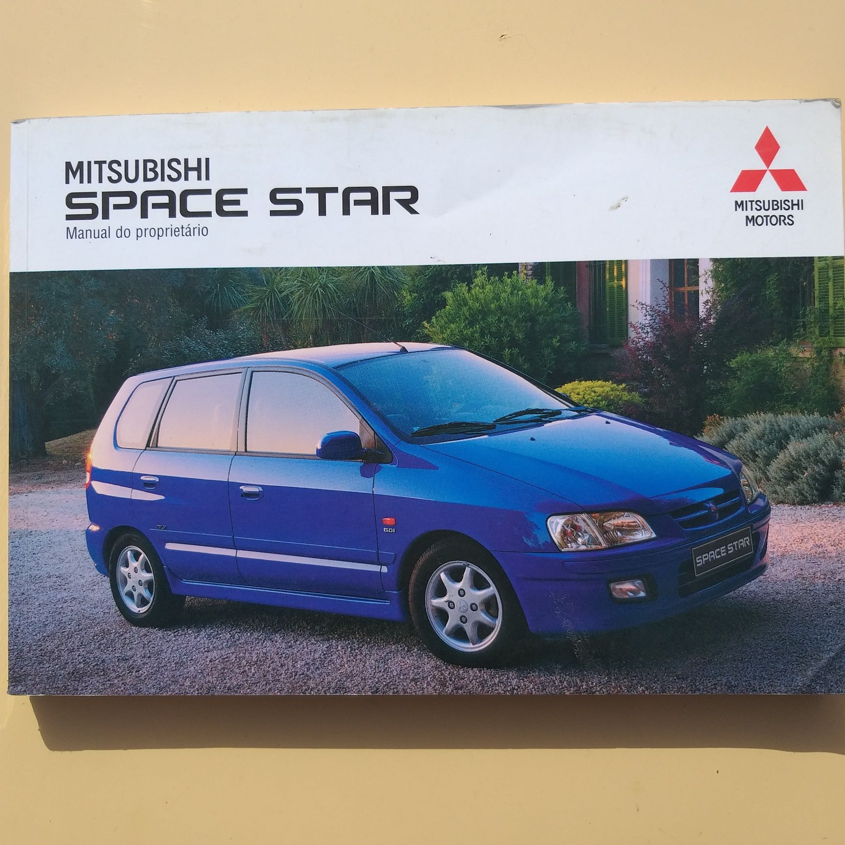 Mitsubishi Space Star manual do proprietário