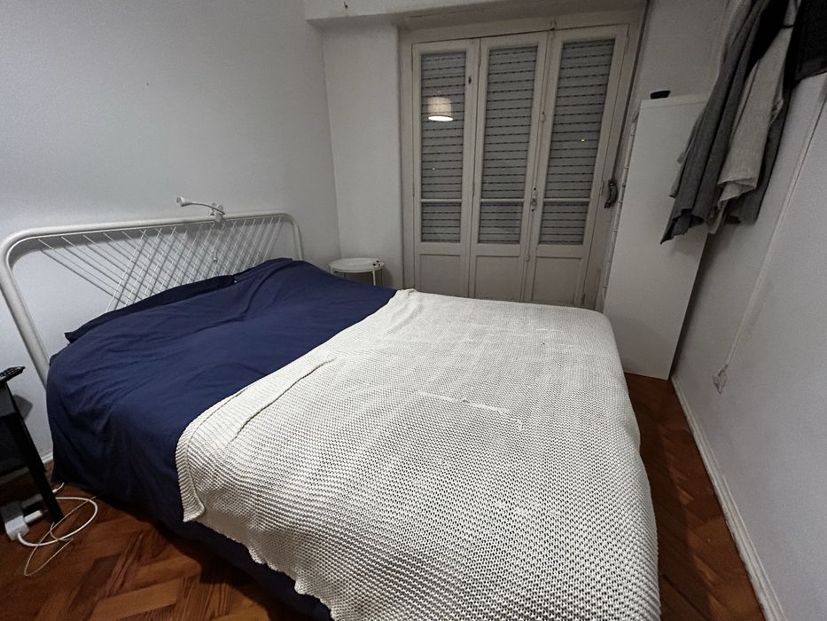 Cama e colchão de casal ikea