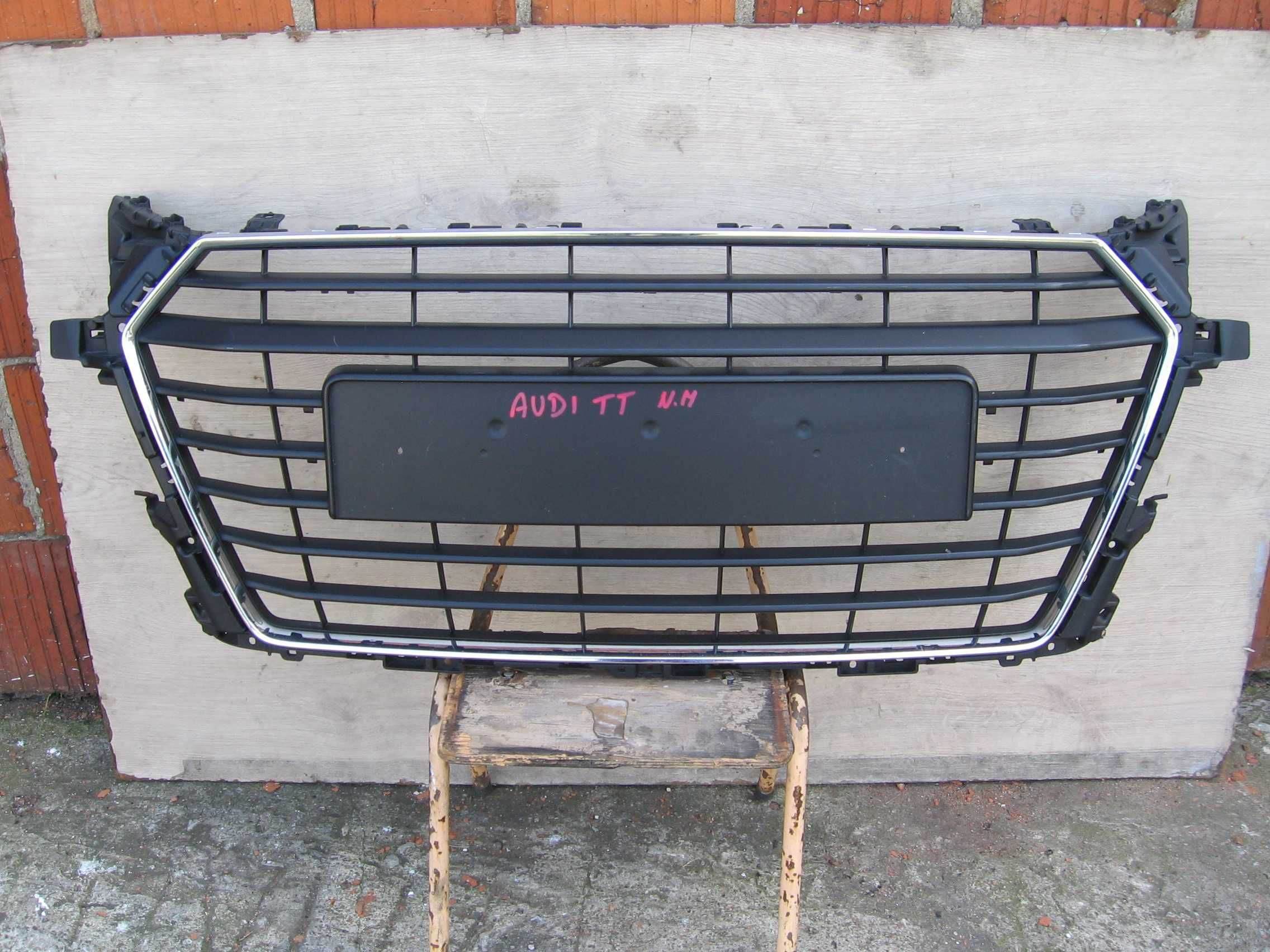 Atrapa Grill AUDI TT 8S0 IGŁA