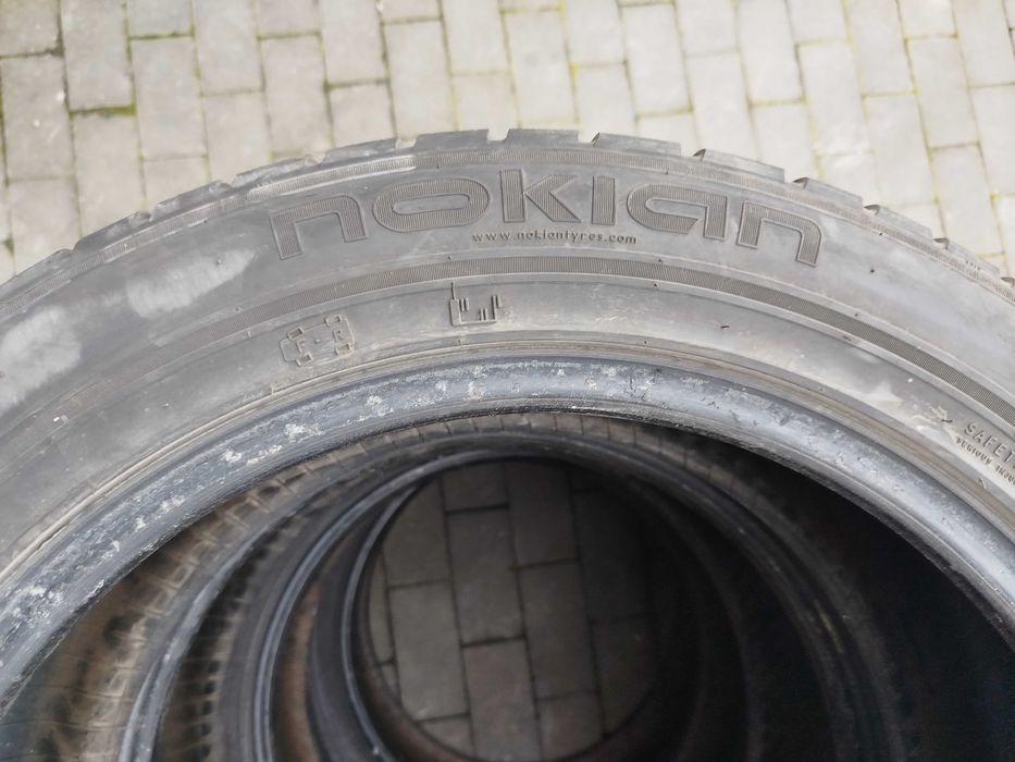 Комплект R18 225/55б/в (4шт) всескзонка Nokian
