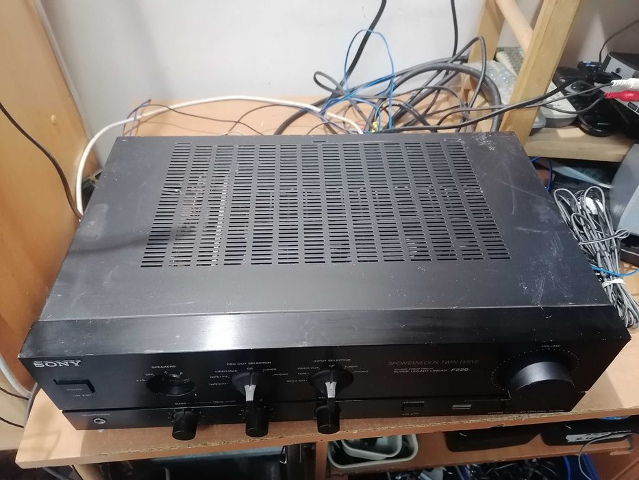 Wzmacniacz SONY F220 STEREO HI-FI