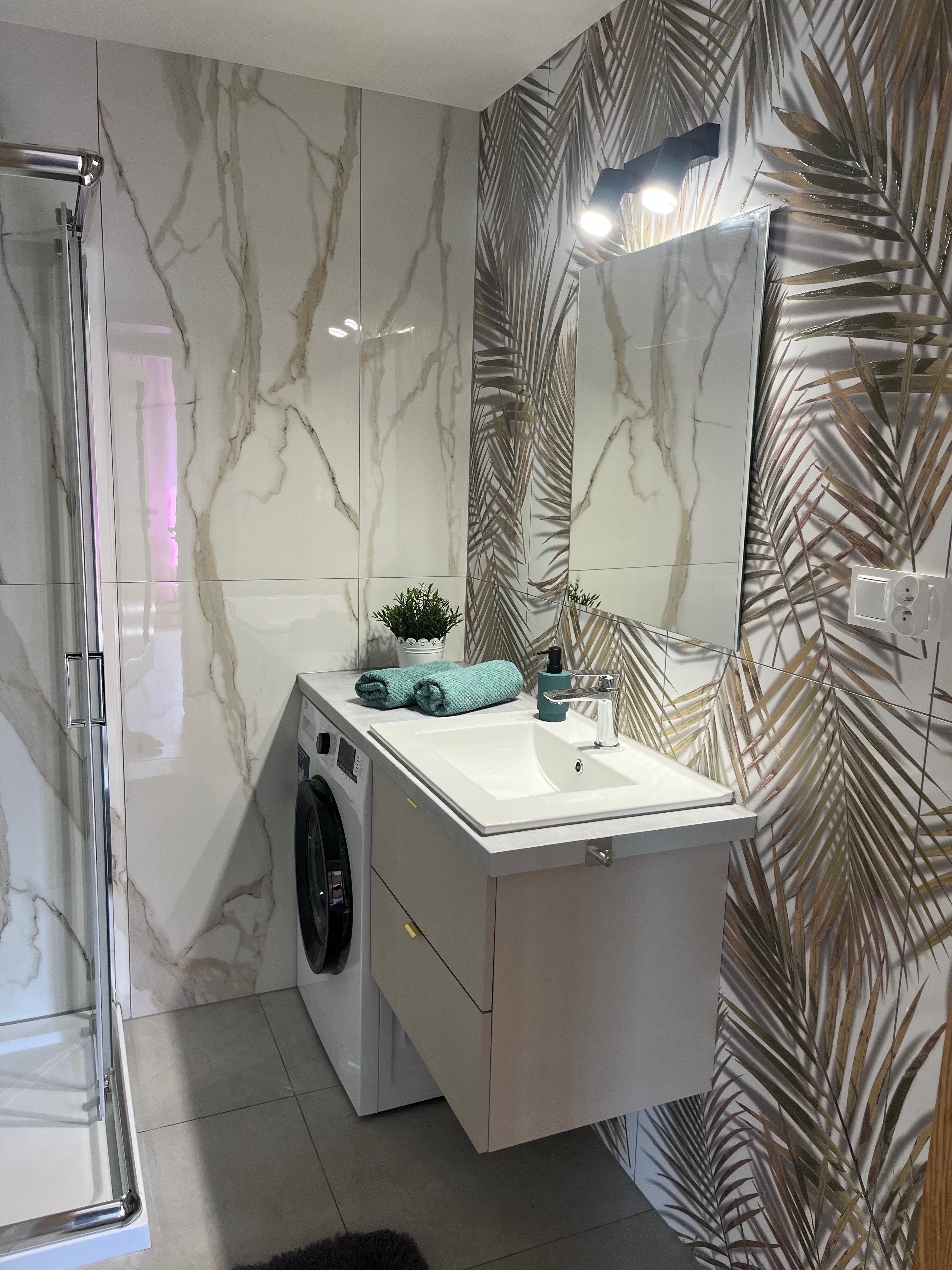 Apartament 6-osobowy z balkonem – komfort blisko jeziora
