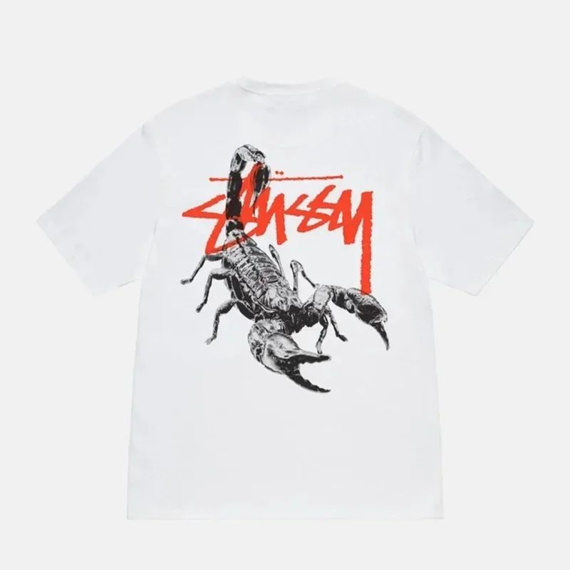 Футболка Stussy.