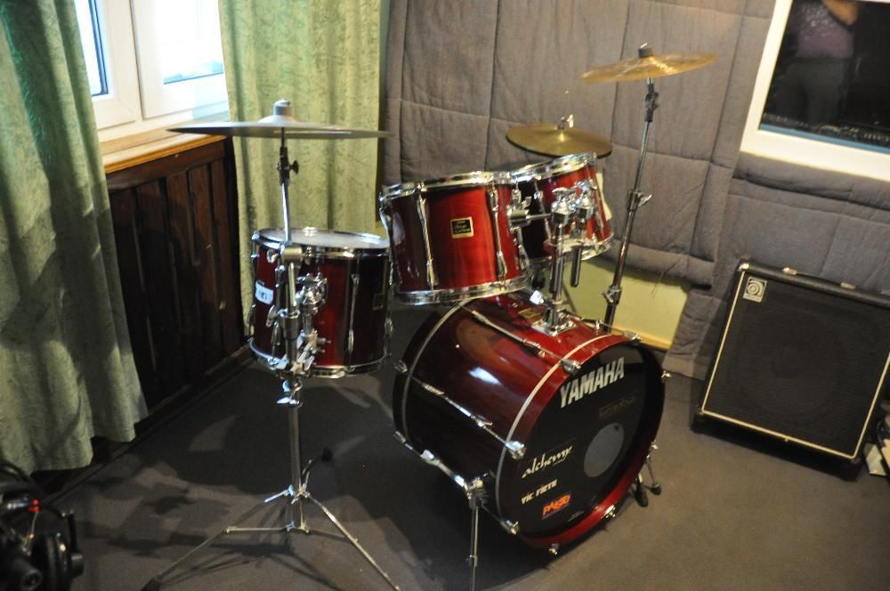 YAMAHA STAGE CUSTOM+blachy ZILDJIAN perkusja-kompletny zestaw