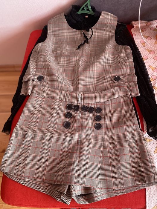 Костюм трійка із шортами спідницею