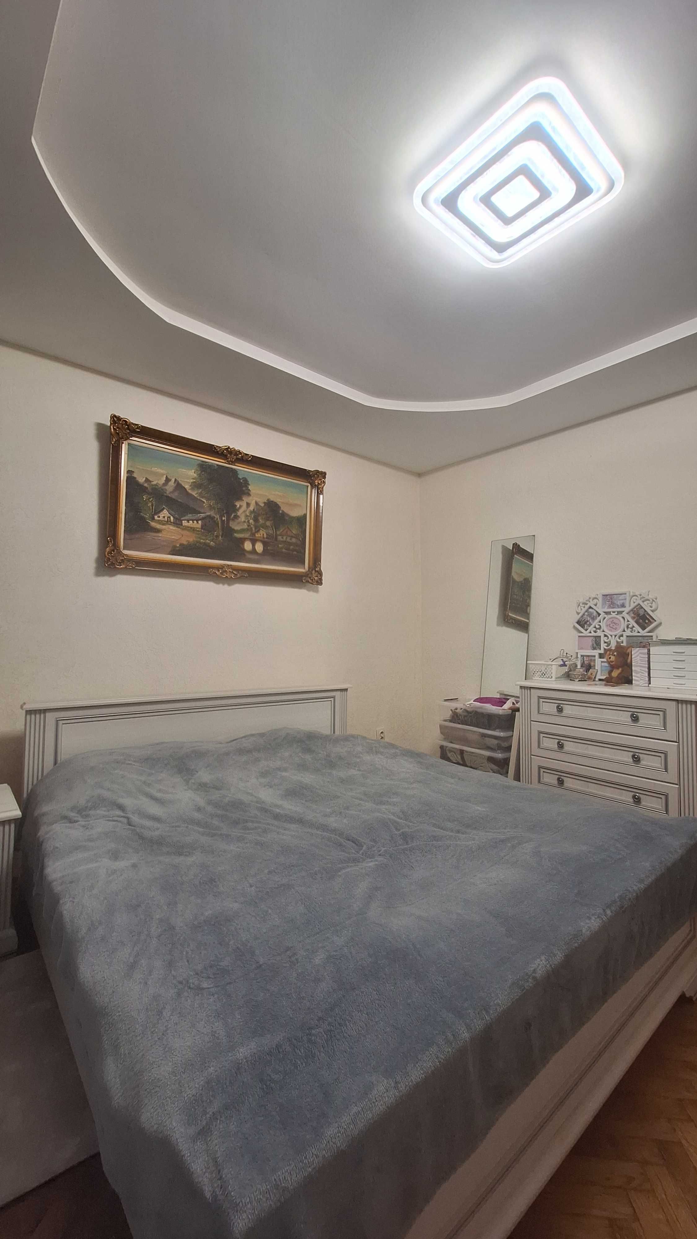 Продаж напівособняка в центрі міста