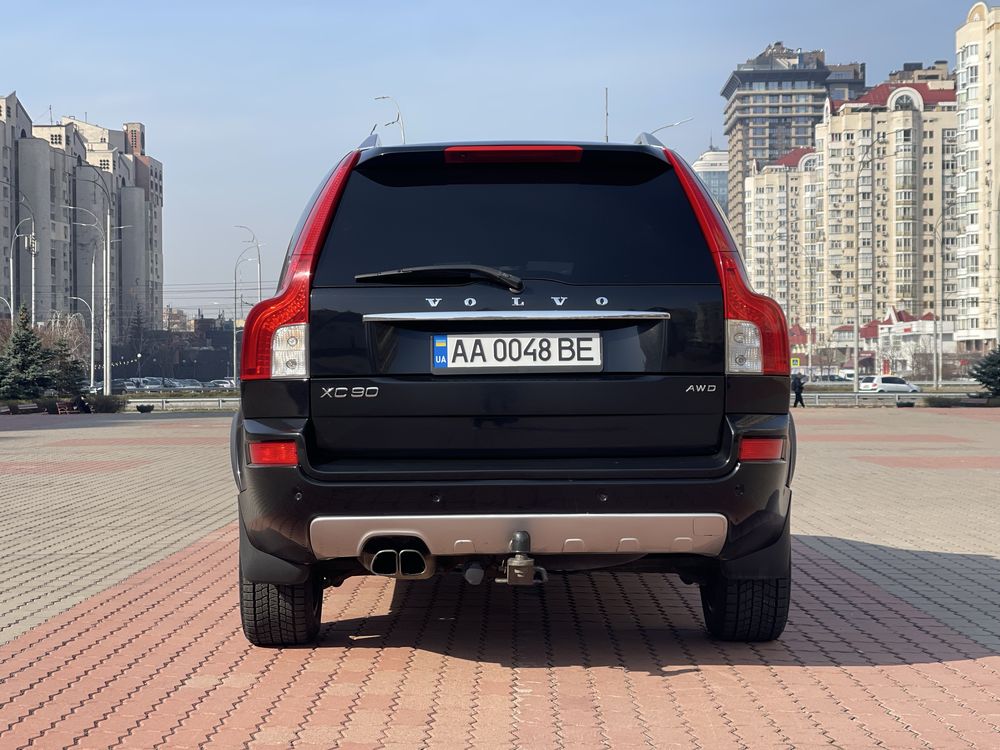 Volvo xc90 2013рік 3.2(газ-бензин) R-designe