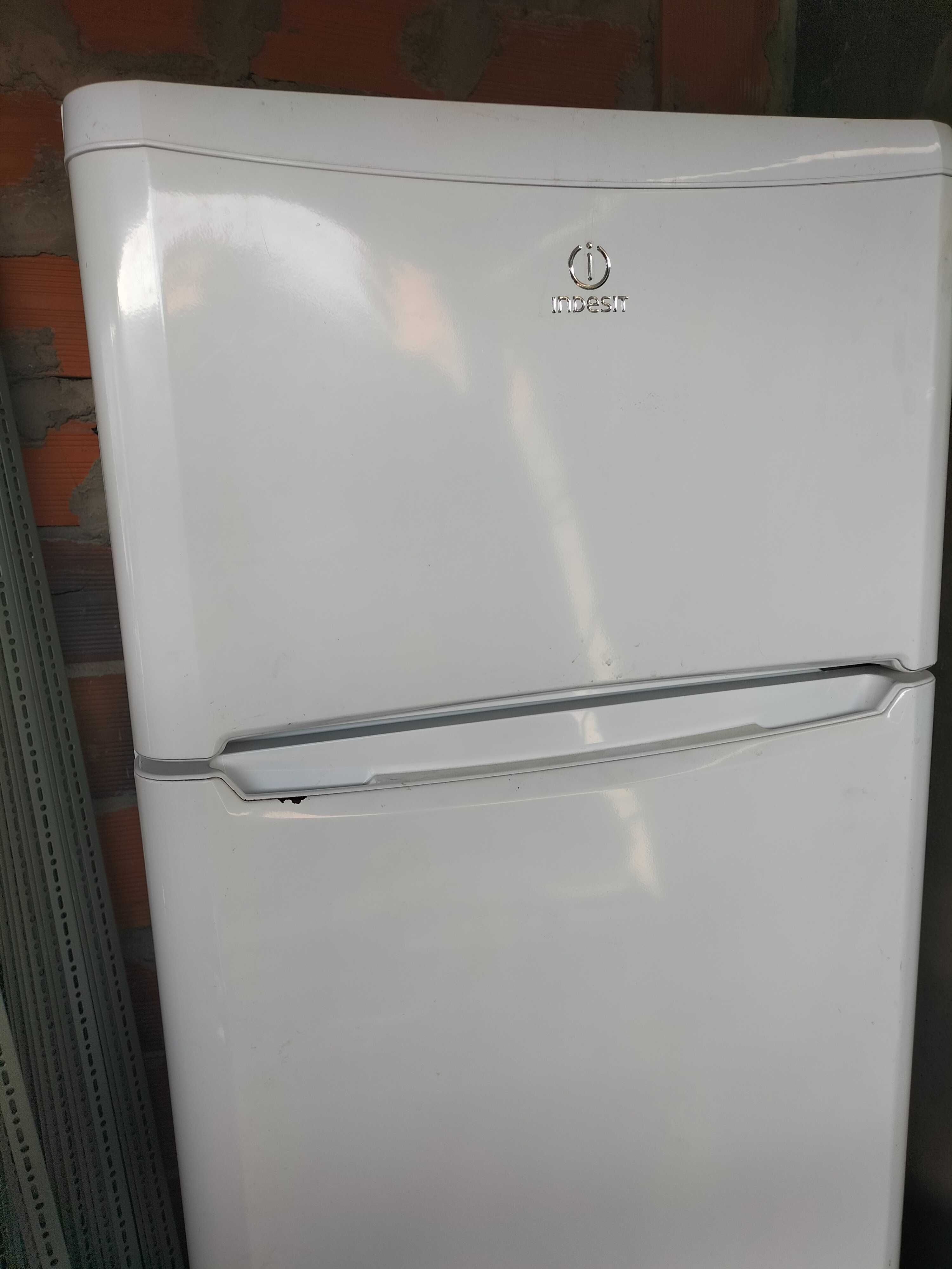 Frigorífico indesit
