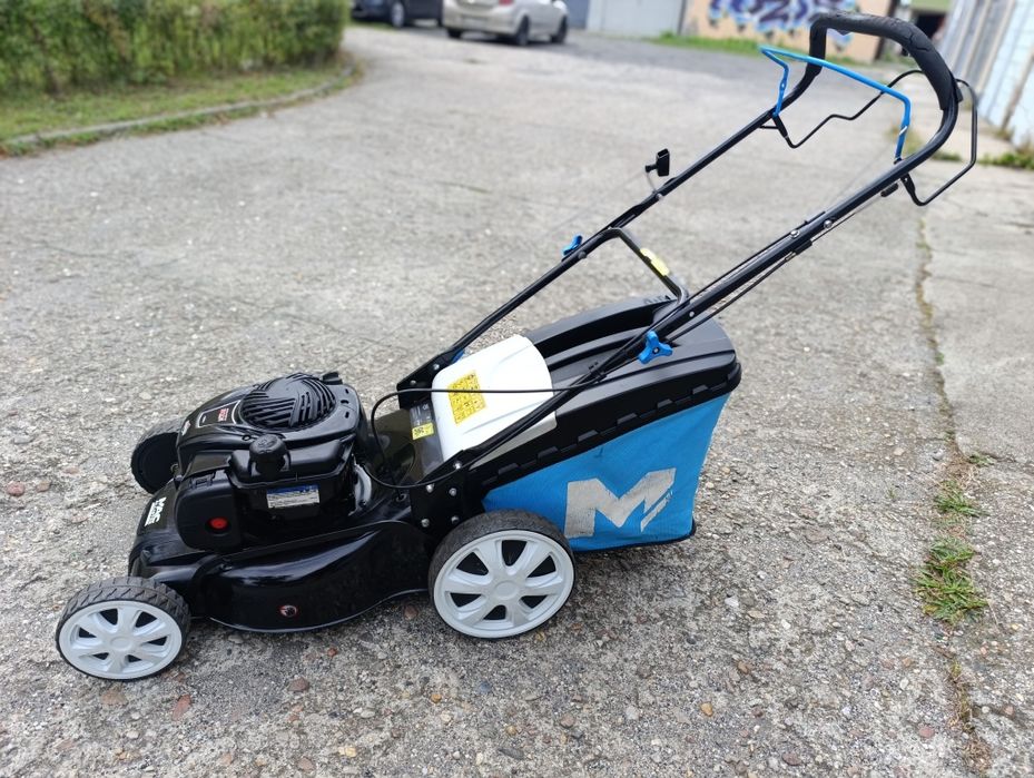 Kosiarka spalinowa z napędem