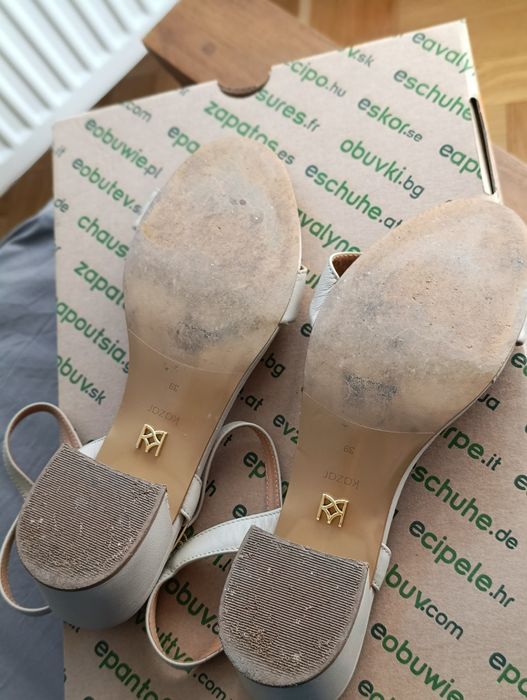 Sandałki na obcasie Kazar 39 nude/beż/kremowy skóra