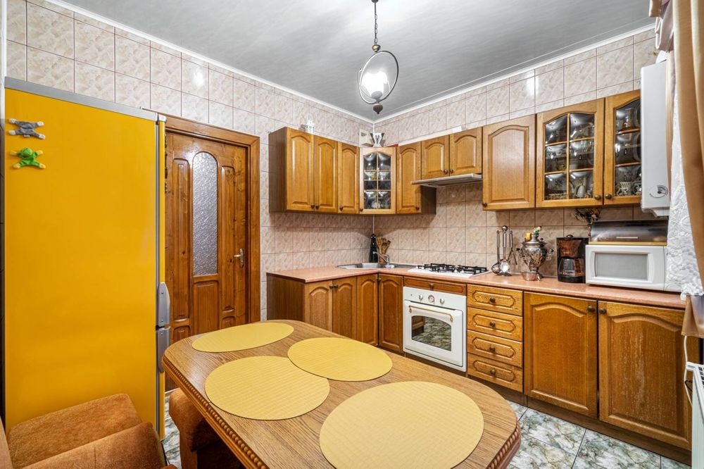 Пропоную для купівлі 3 кімнатну квартиру на вул.Леонтовича