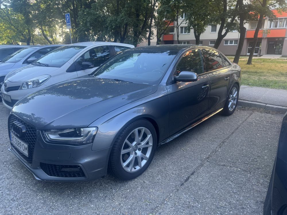 Audi a4 b8 2012.