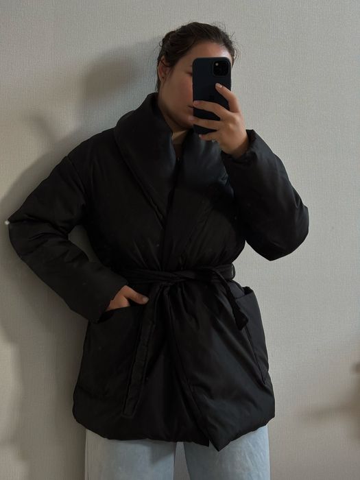 Куртка чорна під пояс