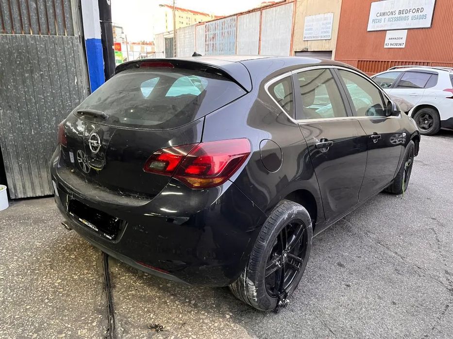 Opel Astra J 2.0 CDTI (Para Peças)