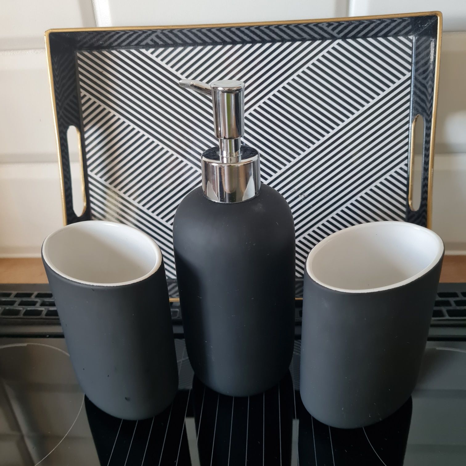 Ikea Ekoln kubki na szczoteczki kamionka czarny dozownik GRATIS 3 szt