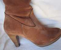 Botas em Pele Cor Camel - Tam. 36 - Mulher - NOVAS