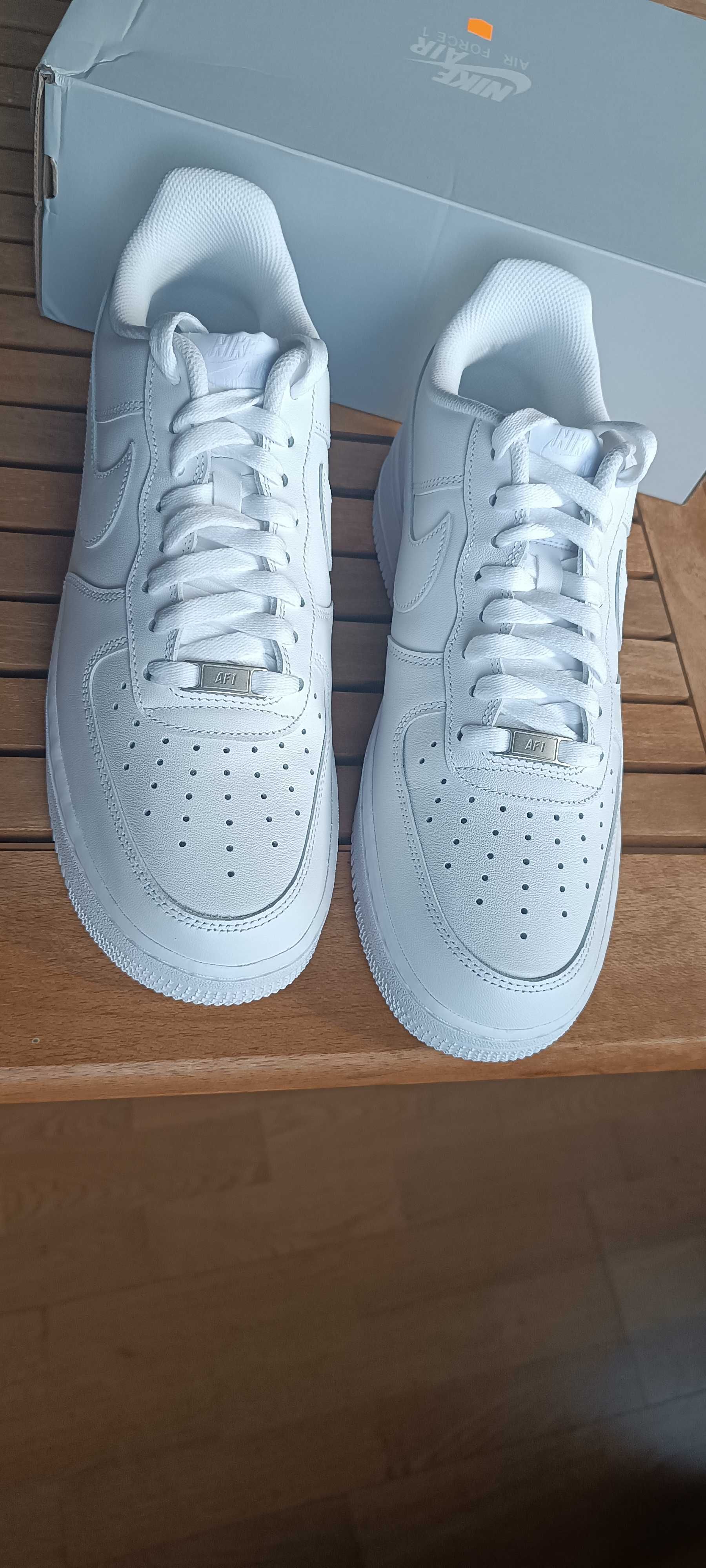 (r. 45- 29 cm) Nike Air Force 1 Low '07 White Białe CW2288,-111