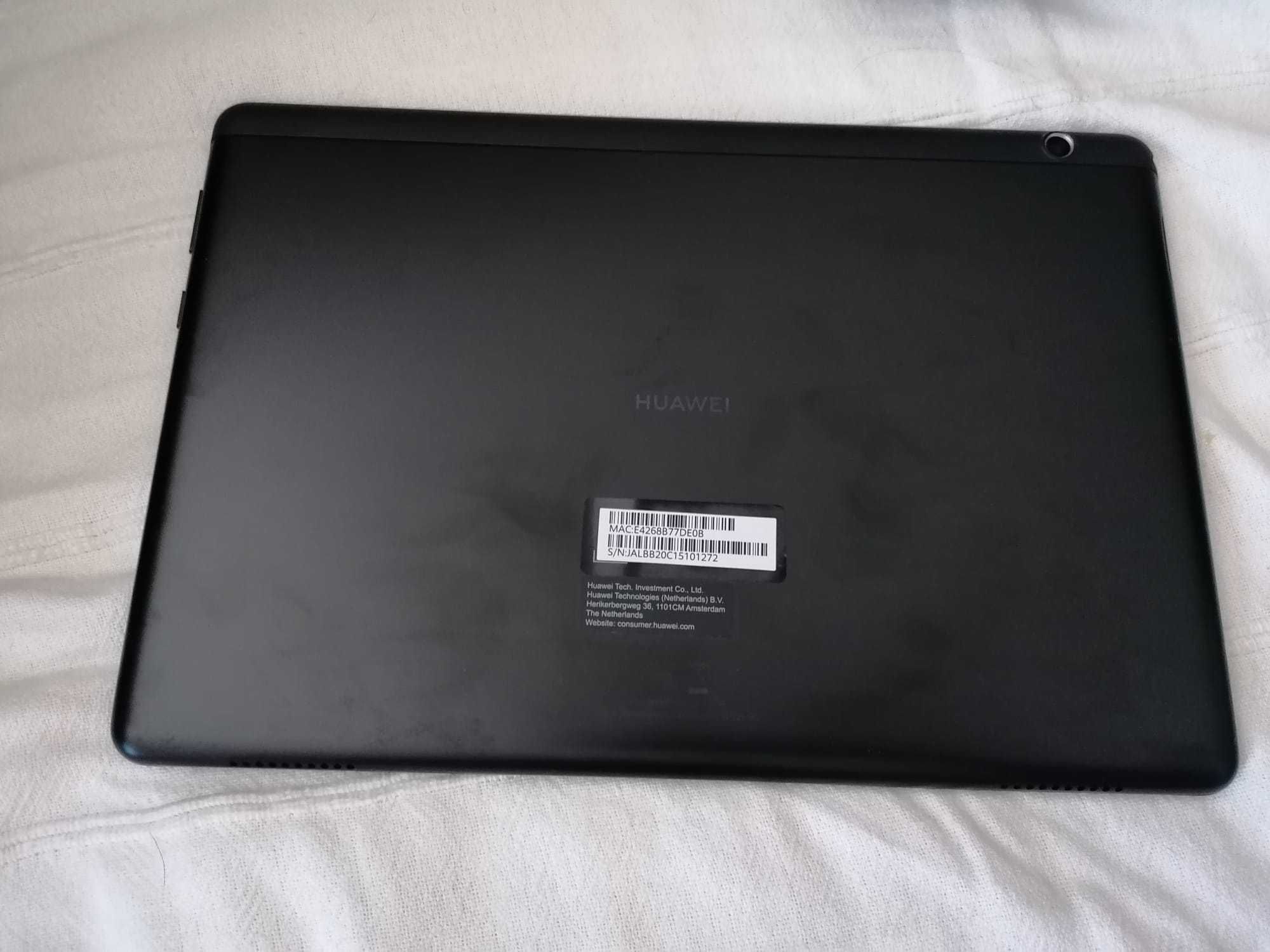 Tablet Huawei com 1 ano pouco usado com capa e carregador original