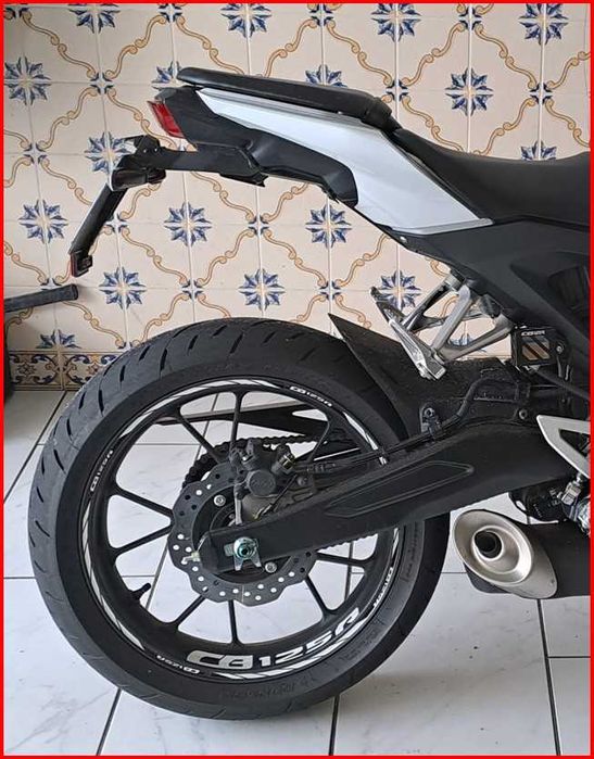 Suporte de Matricula desportivo CB125R /CB300R da Puig (novo)