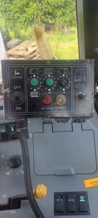 Prasa  john deere 590 sprzedam lub zamienię