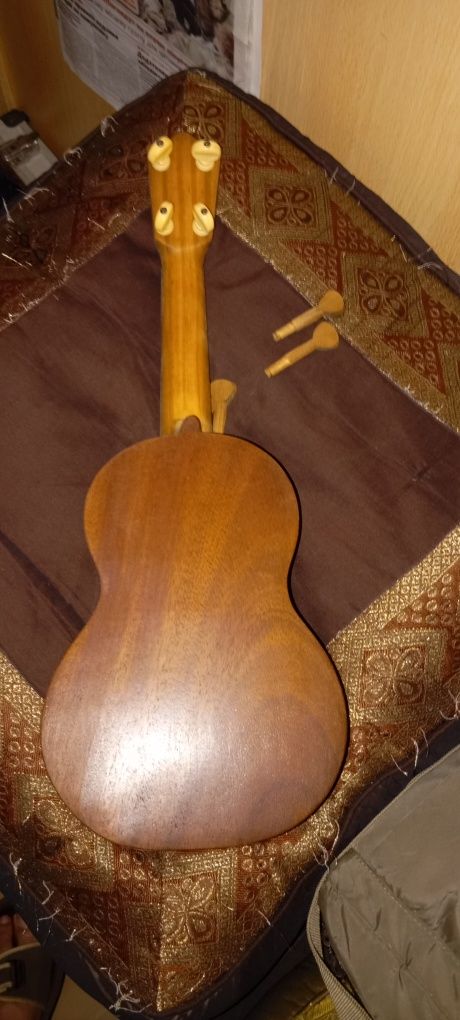 Cavaquinho artesanal