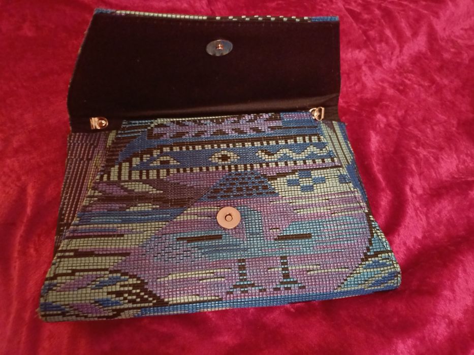Vende se Pochette Multicolor