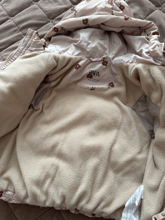 Куртка Zara для дівчинки 92 розмір