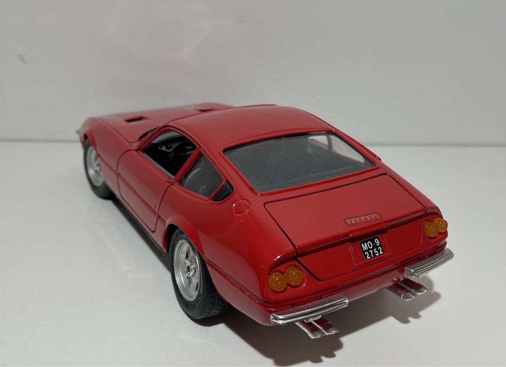 118. Model Ferrari 365GTB/4 1:18 Giodi (nie bburago maisto welly)