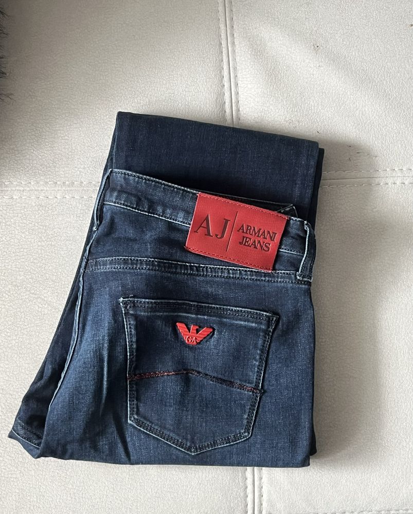 Letnie jeansy Armani Jeans
