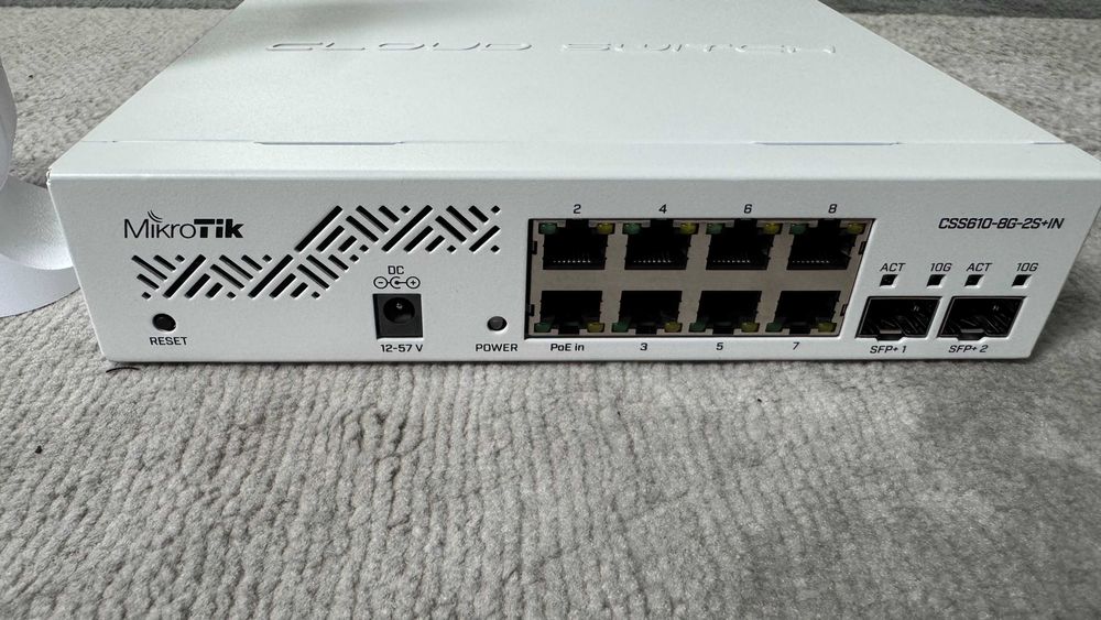 Mega zestaw sieciowy Mikrotik Router LTE + Switch