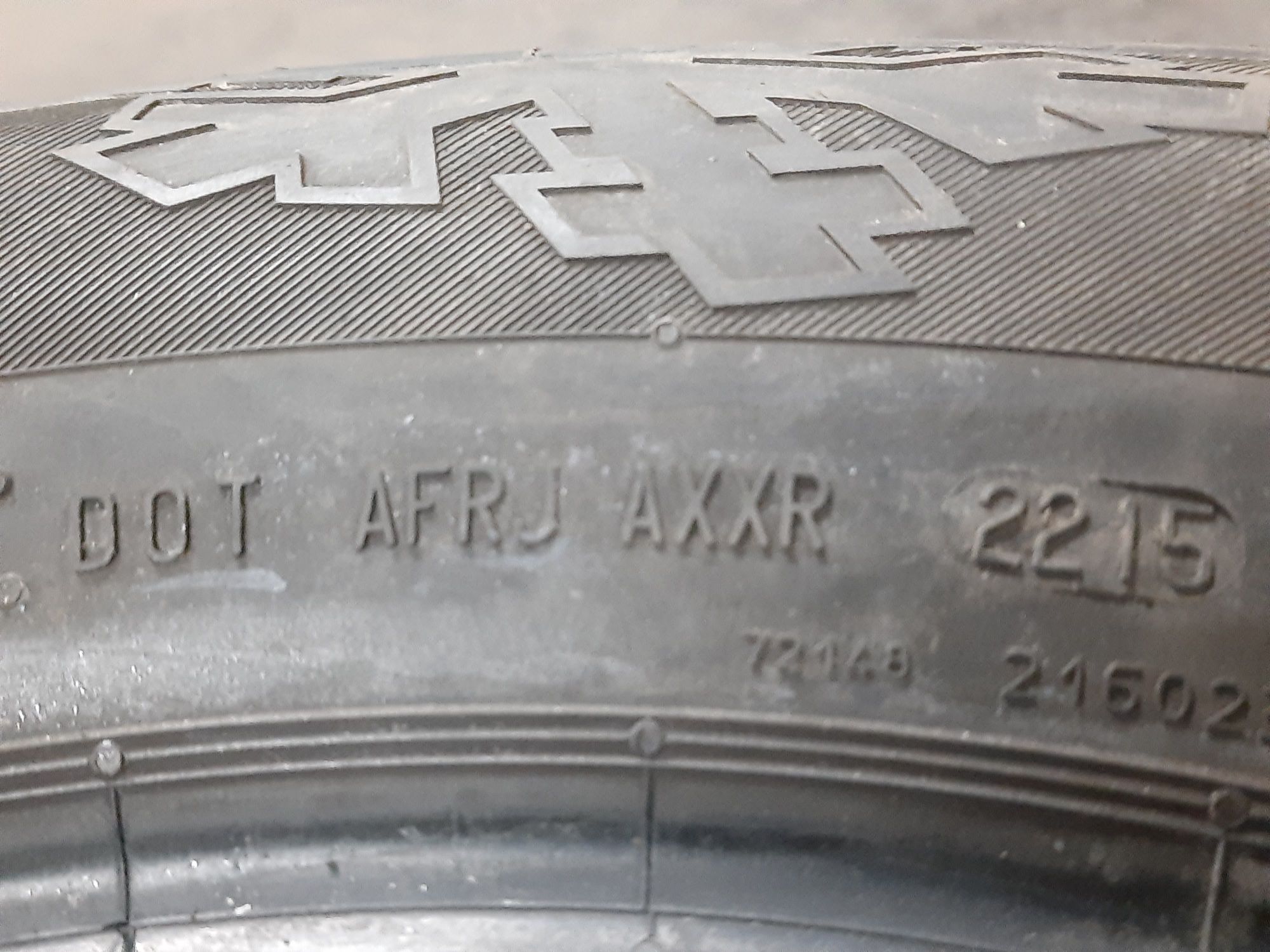 Opona 235/60R17 102H Continental CrossContact Winter