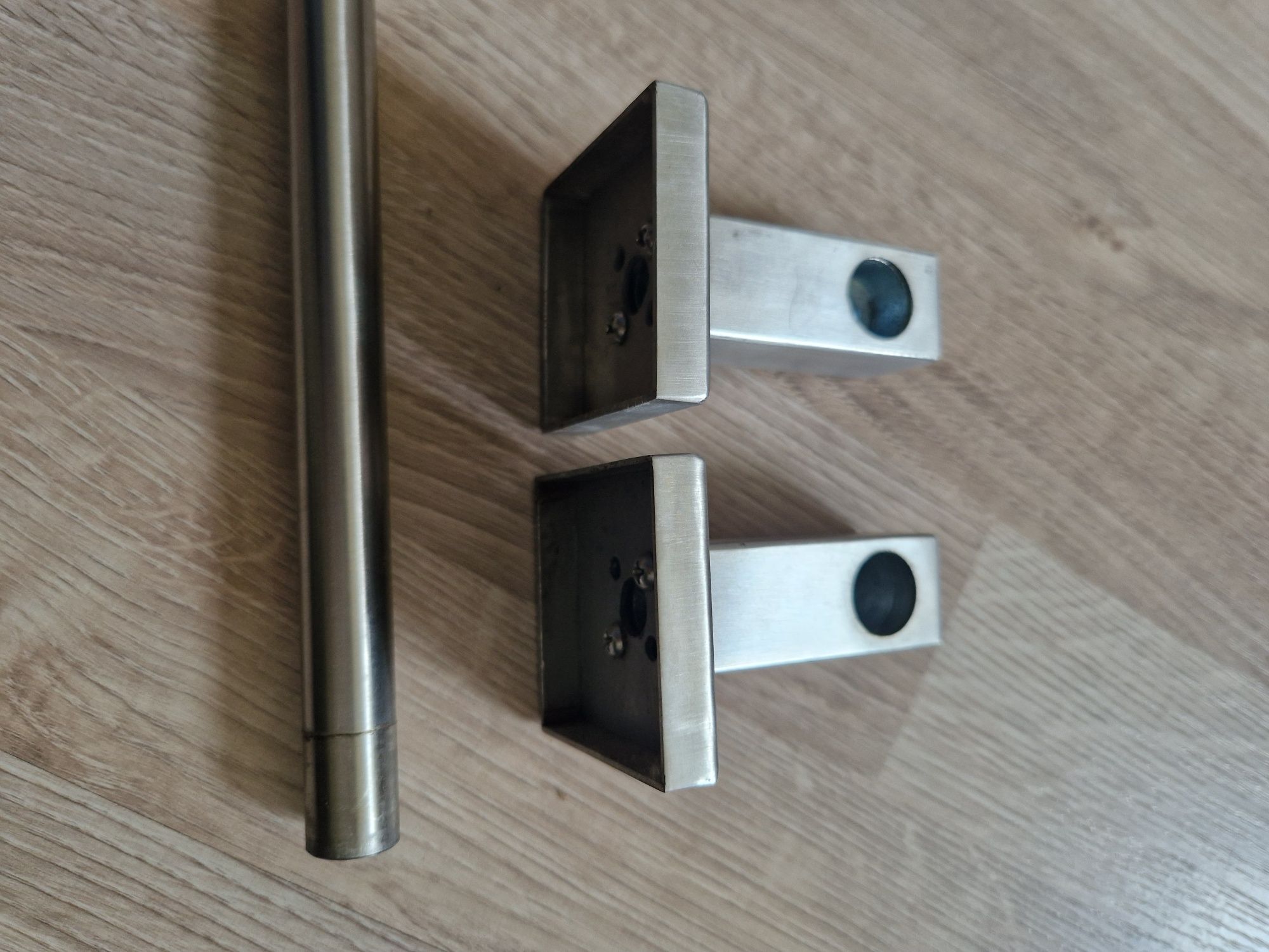 Wieszak na ręczniki drążek 60 cm stal nierdzewna