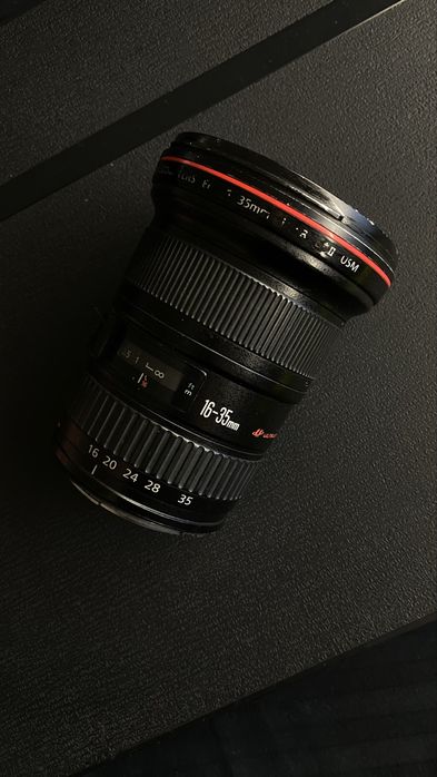 Canon EF 16-35mm f/2.8L II USM