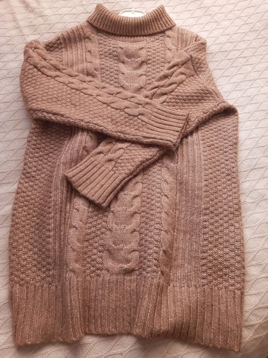 Ładna sweterkowa sukienka beżowo-różowa L