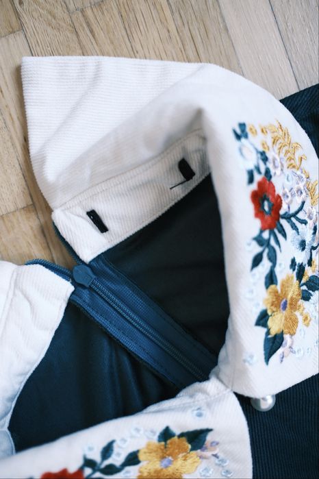 Сукня плаття з вишитим коміром вінтаж