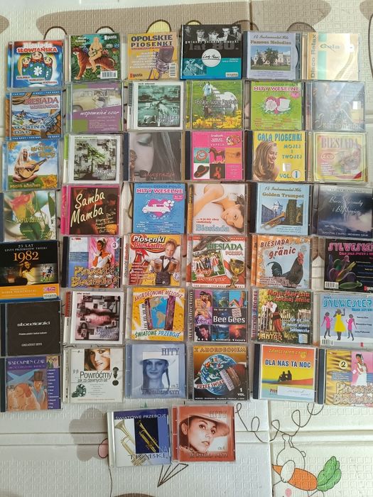 Muzyka płyty CD,twarde opakowania 44 szt,