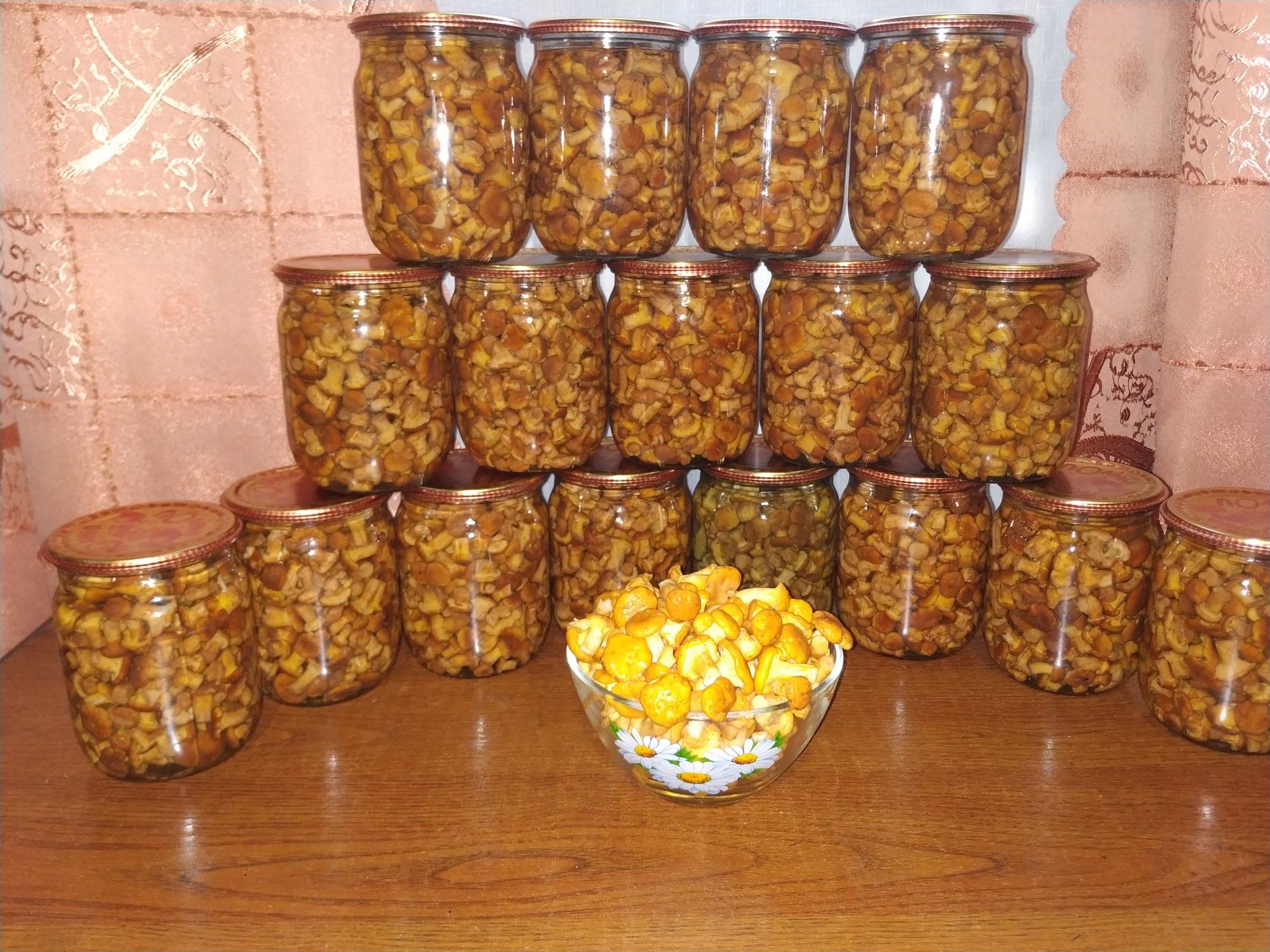 Гриби лисички сушені мариновані